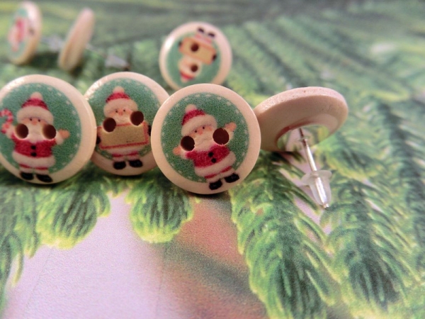 Weihnachtsmann Holz Knopf Ohrstecker Winter Schnee